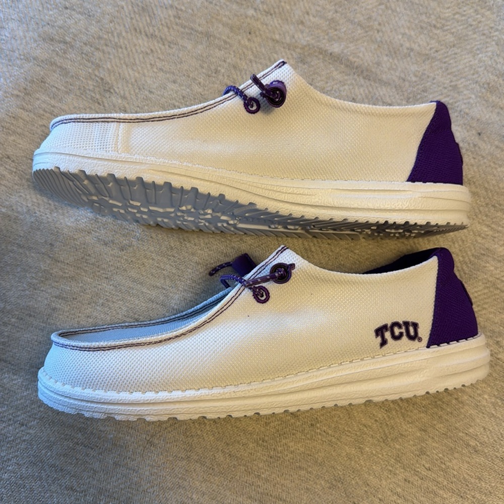 TCU Hey Dude - NEW - never worn - white & purple - 7.5/w9 - Picture 5 of 7
